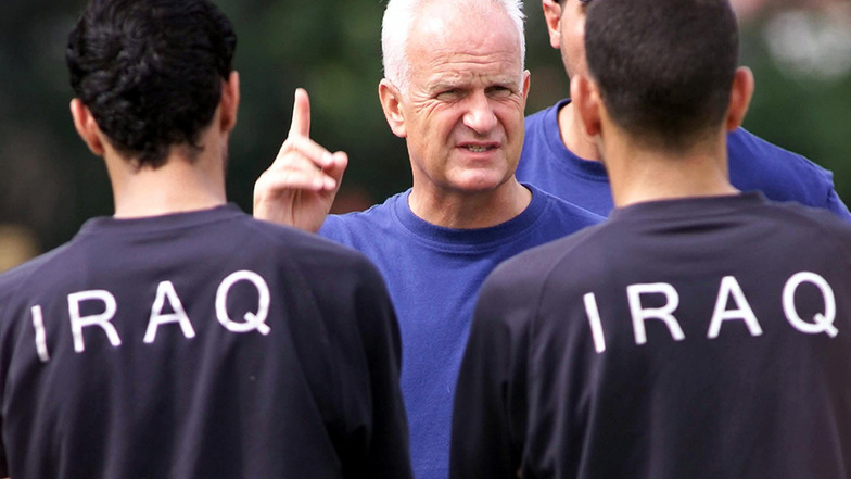 Bis 2004 trainierte Bernd Stange die Nationalmannschaft des Irak.