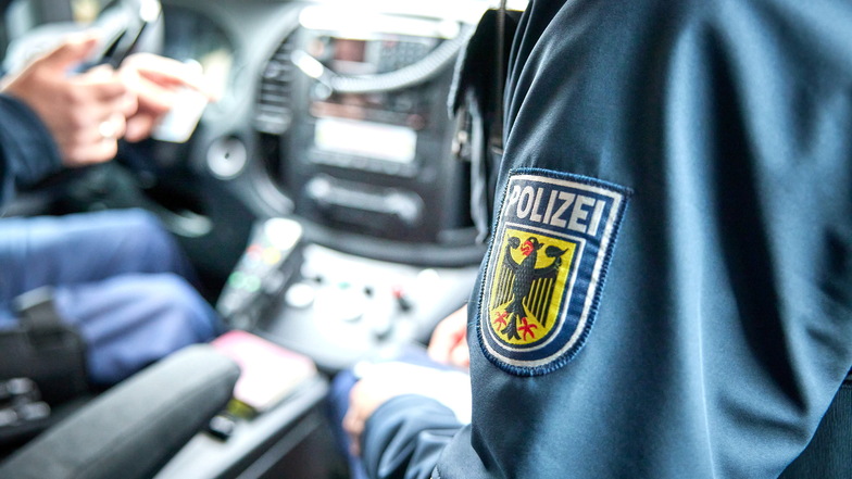 Gestohlene E-Bikes: Polizei nimmt Hehler an A17 fest