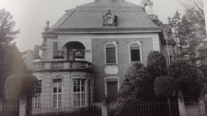 Das alte Foto der Villa an der Hauptstraße 2 in Neugersdorf stammt aus der Chronik "Neugersdorf - Stadt am Hutungsberg".