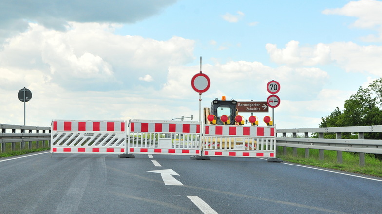 Die Bundesstraßenbrücke bei Großenhain ist gesperrt.