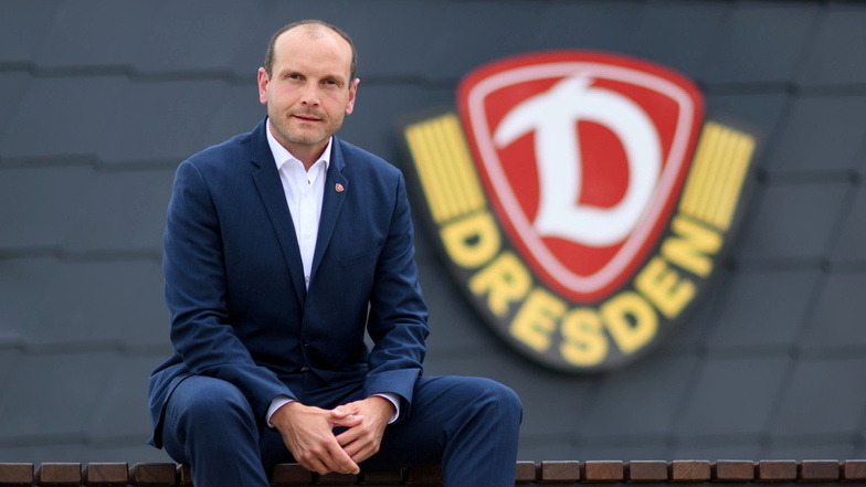 Früher stand er mit Trikot im Fanblock, heute lenkt er im Anzug die Geschicke des Vereins: David Fischer, Dynamos neuer Geschäftsführer Kommunikation.