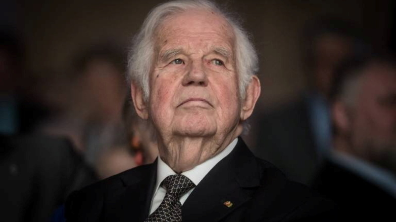 1990 kam Kurt Biedenkopf nach Sachsen und wurde der erste Ministerpräsident nach der Wende. Er ist eine der prägendsten Figuren der neueren sächsischen Geschichte.