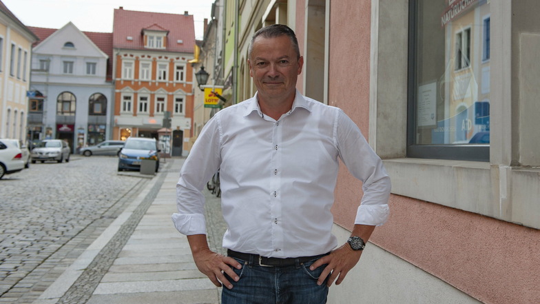 Landtagsabgeordneter Mario Beger vertritt die Einwohnerschaft auch im Großenhainer Stadtrat. Nun wird er von der Jungen Union Meißen kritisiert.