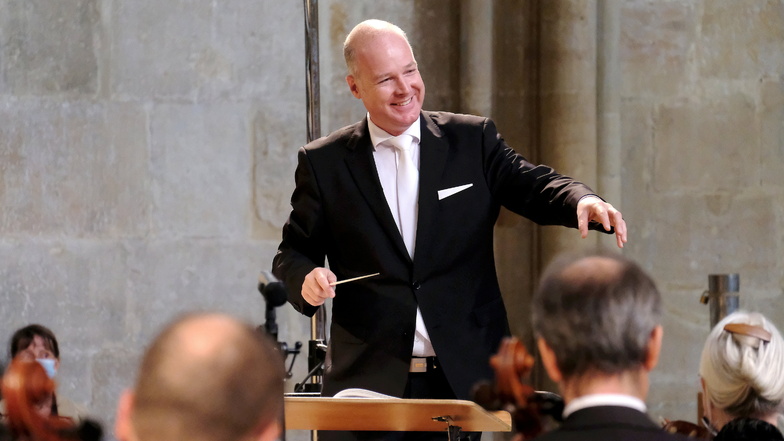 Die Elbland Philharmonie und der Organist Martin Schmeding musizierten am Sonntag im Meißner Dom unter der Leitung von Domkantor Thorsten Göbel zur musikalischen Vesper.