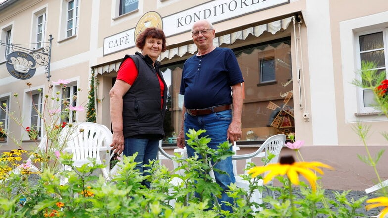 Barbara und Klaus Schreiber öffnen am Wochenende ein letztes Mal ihr "Café Giersch" in Ostritz.