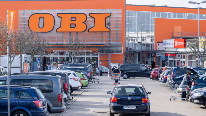 Der OBI-Baumarkt in Ottendorf-Okrilla steht seit 30 Jahren. Das soll am 25. November vor allem mit den Mitarbeitern gefeiert werden.