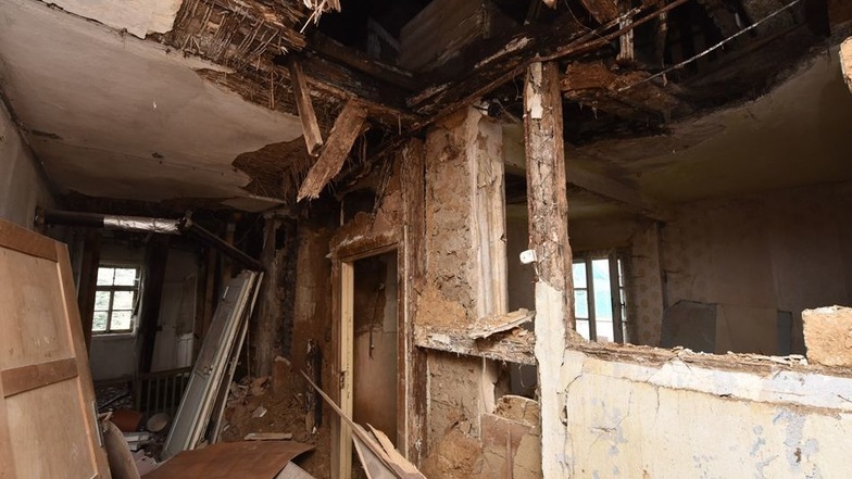 Ein Dachschaden hatte böse Folgen für das Schweizerhaus.