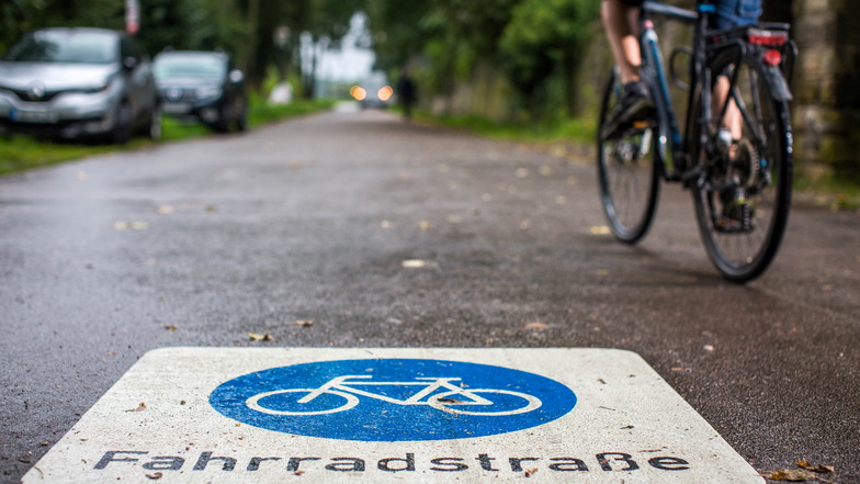 Freie Fahrt: Am Freitag ist Dresdens erste Fahrradstraße freigegeben worden.