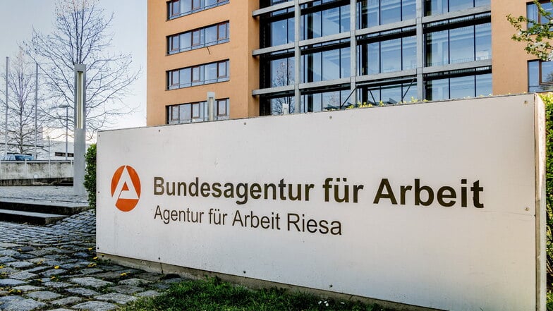 Der Sitz der Agentur für Arbeit Riesa an der Breitscheidstraße. Hier hätte ein Mann besser persönlich erscheinen sollen – das hätte ihm vermutlich Ärger erspart.