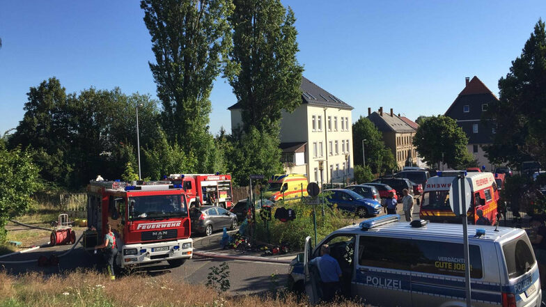 Am Freitag waren Einsatzkräfte von Feuerwehr, Polizei, THW und Rettungsdienst in Leisnig vor Ort. Auch eine "Task Force" aus Leipzig wurden alarmiert.
