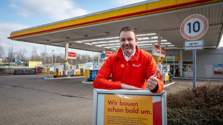 Ralf Riediger ist Pächter der Shell-Tankstelle in Döbeln. Ab Montag ist die Tankstelle für acht Wochen wegen Umbau geschlossen.