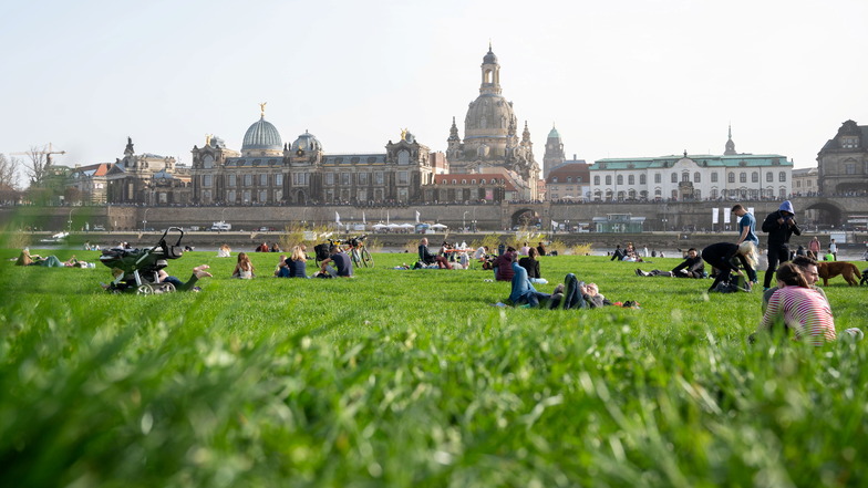 Mit Aperol, Bratwurst und Roland Kaiser: In Dresden ist der Frühling angekommen