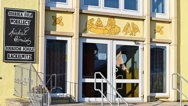 An der Sorbischen Oberschule in Räckewitz darf für das neue Schuljahr nur eine 5. Klasse gebildet werden, obwohl 32 Anmeldungen vorliegen.