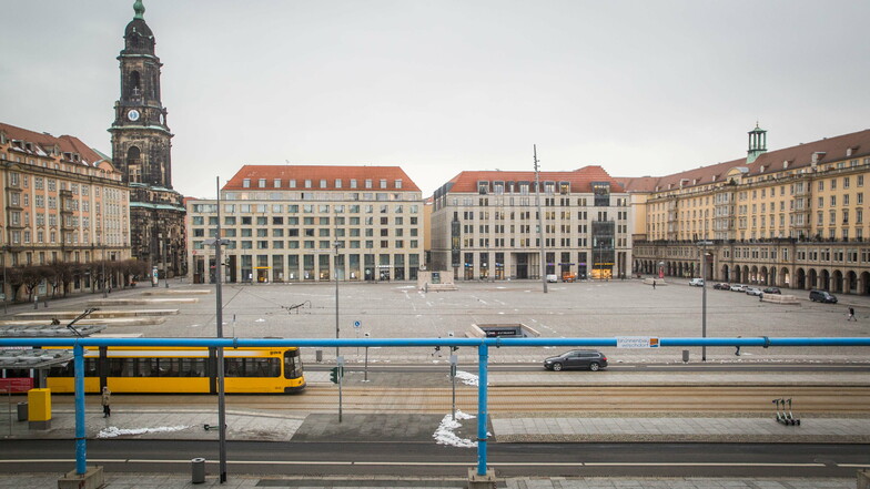 Seit langem ist bekannt, dass Dresdens Altmarkt saniert werden muss.