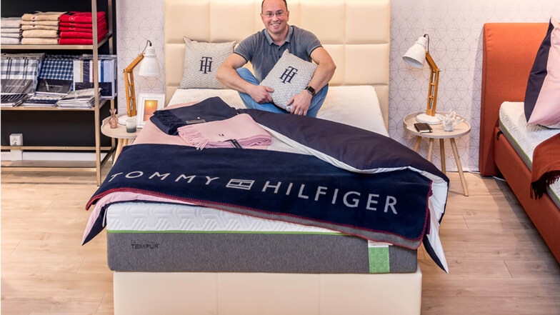 Ausstellungsbetten und -matratzen hat Jörg Heber, Inhaber von HEBER Schlafkultur, jetzt um bis zu 50  Prozent reduziert.