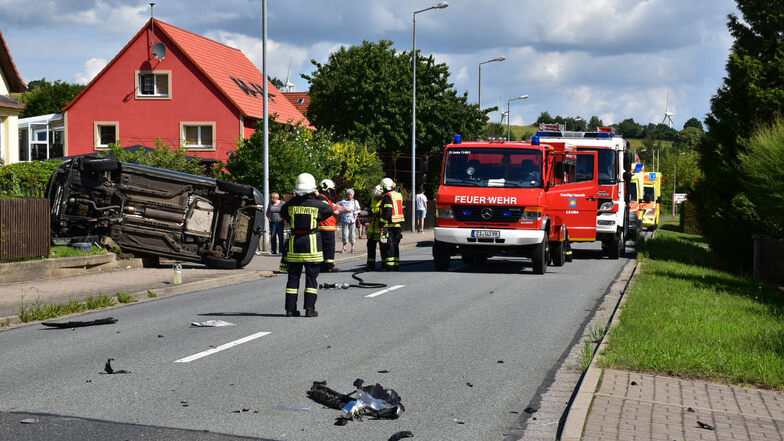 Bei dem schweren Verkehrsunfall in Ostritz wurden vier Personen verletzt.