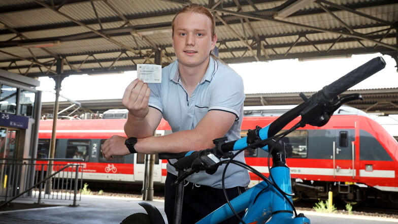 Die ersten Tage kaufte sich der 19-jährige Azubi Sven-Luca Weiß noch jeden Tag ein Fahrradtagesticket. Dann wurde ihm das zu teuer.