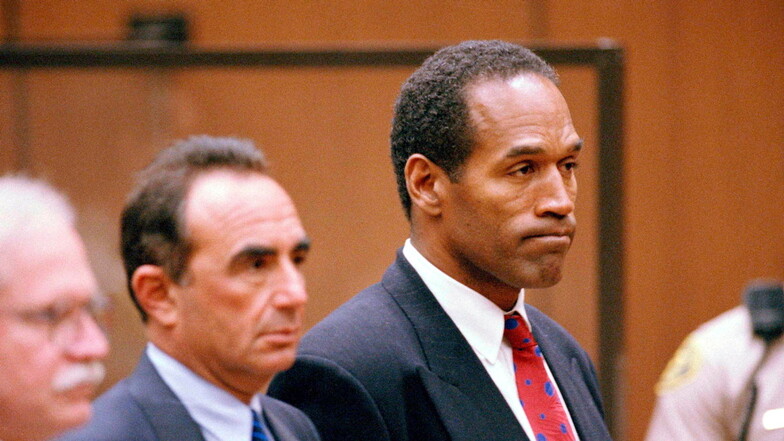 O.J. Simpson 1994 vor Gericht: Ein Jahr später wird er freigesprochen
