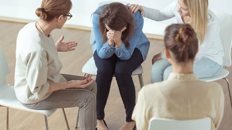 Hilfe in der Gruppentherapie – vor allem bei Depressionen ein bewährtes Mittel.