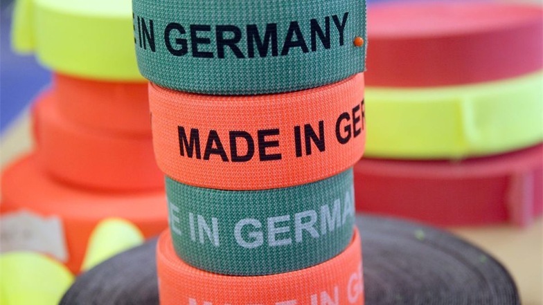 Sie bringen Farbe ins Unternehmen: Die neuste Innovation der Großröhrsdorfer Firma Elastic Belts sind dehnbare Fitnessbänder.