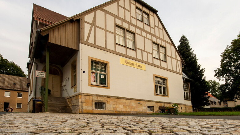 Das Bürgerhaus Gottleuba ist eigentlich Sitzungsort des Stadtrates, seit Corona wird jedoch in der Kulturhalle Oelsen getagt.