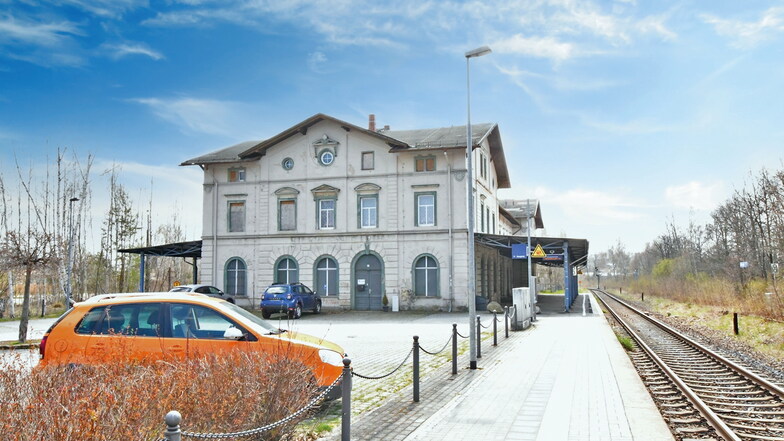 Für den Bahnhof Oderwitz wird ein Startpreis von 29.000 Euro aufgerufen.