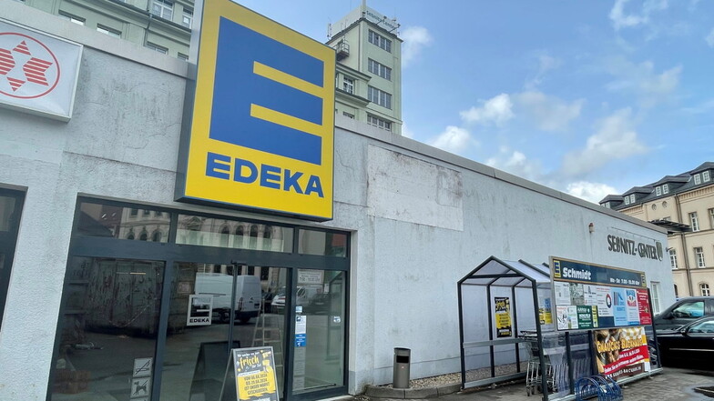 Die Edeka-Filiale im Sebnitz-Center ist wegen Umbaus geschlossen. Am 30. April wird neu eröffnet.
