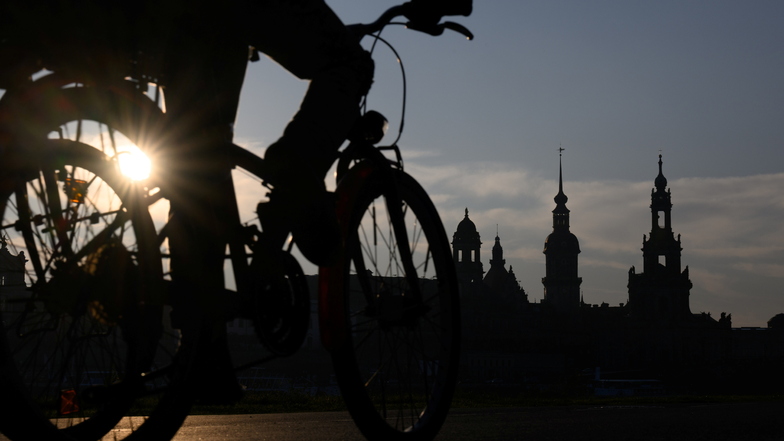 Vier Fahrradfahrer nach Unfällen in Dresden verletzt