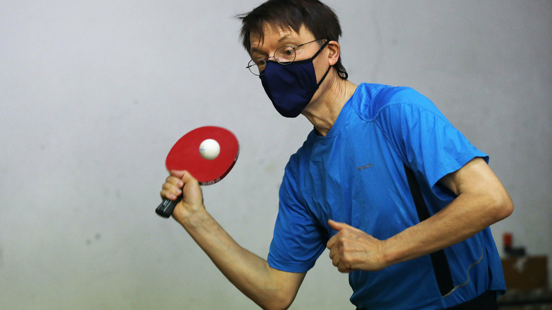 Karl Lauterbach spielt gern Tischtennis - am liebsten gegen einen prominenten Gegner.