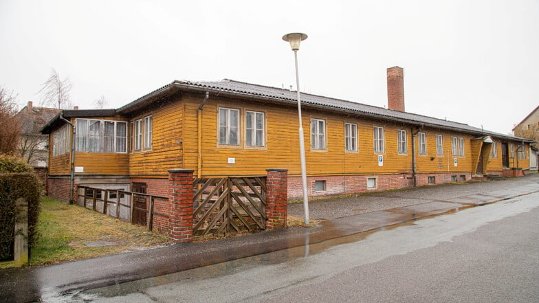 Das Fokorad-Gebäude in Niesky wurde in den 1940er Jahren für eine Konstruktionsgemeinschaft im Reichsarbeitsdienst gebaut und verfügt auf zwei Etagen über eine Fläche von rund 1.400 Quadratmetern. Heute gehört das Gebäude zum Möbelwerk Niesky.