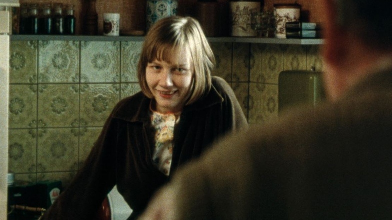In Sandra Hüllers Langfilm-Debüt „Requiem“ spielte sie 2006 eine an Epilepsie leidende Abiturientin derart mitreißend und bewegend, dass sie vielen Qualitätsfilmern auffiel. Seither ist sie aus dem Kino nicht mehr wegzudenken.
