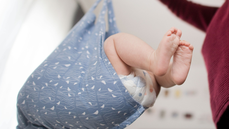 Das Neugeborene fieberte hoch und musste tagelang behandelt werden. So kämpften die Ärzte um das Leben des Kindes.