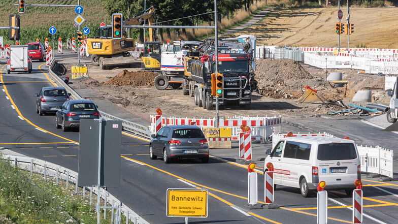 Bauarbeiten an der B170, Kreuzung Boderitzer Straße in Bannewitz. Das hat Auswirkungen auf den Busverkehr.