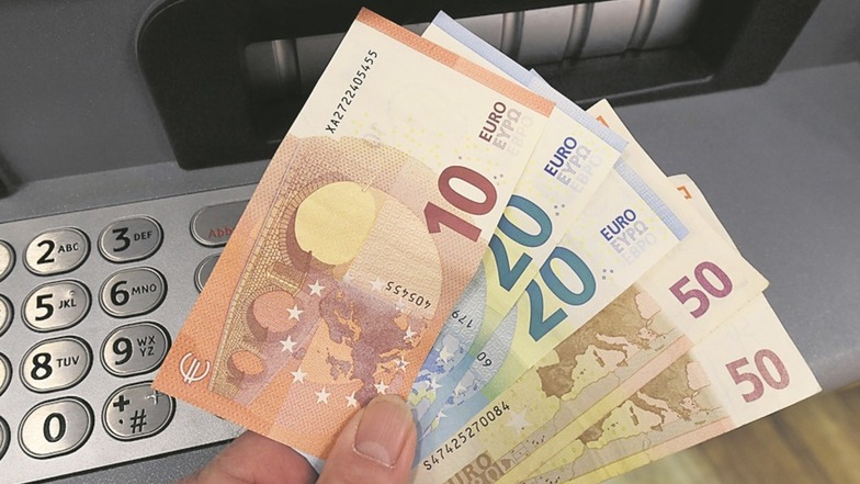 Ein Meißner soll heimlich 800 Euro vom Konto seiner Freundin abgehoben haben.