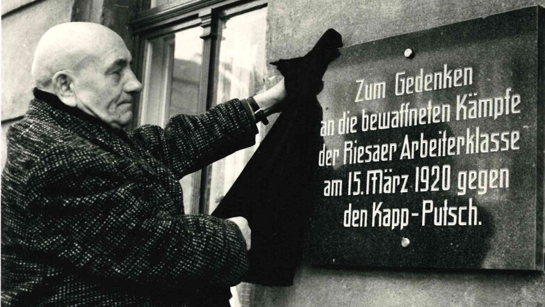 Seit 15. März 1970 erinnert diese Tafel an den Widerstand gegen den Kapp-Putsch. Sie hängt noch heute an einem Haus in der Dr.-Külz-Straße.