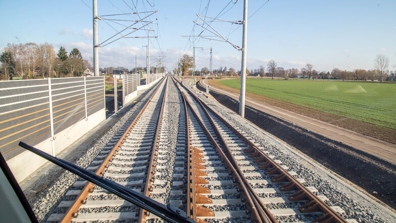 Die Bundestagskandidaten von ÖDP und Freien Wählern im Landkreis Meißen machen sich dafür stark, Güterverkehr künftig auf elektrifizierte Zugstrecken zu verlagern.
