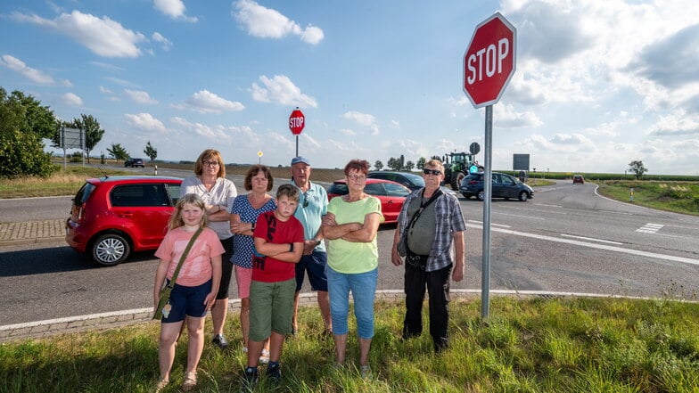 Aschershainer Bürger haben eine Bürgerinitiative gegründet und Unterschriften gesammelt. Ihnen geht es um die Sicherheit an der Kreuzung S36/Abzweig Aschershain und Hartha.