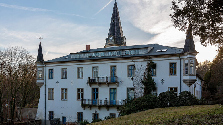 Ein Verein will Ausstellungen und Veranstaltungen ins Schloss Nöthnitz holen.