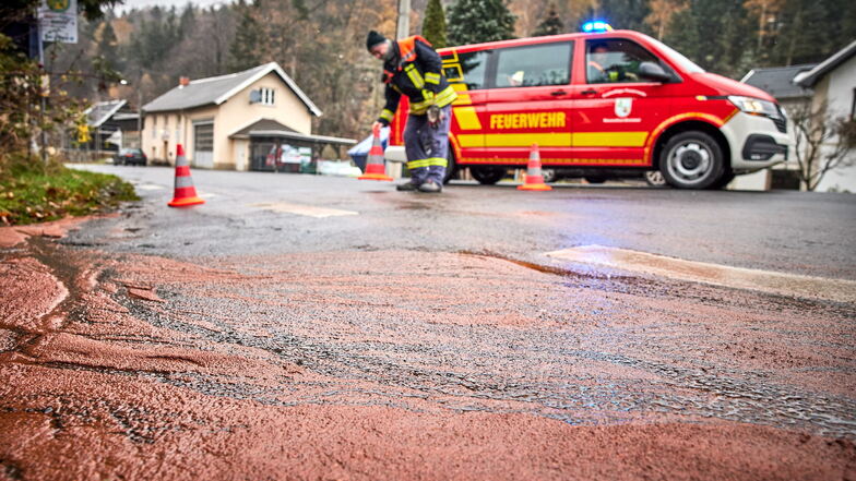 Sächsische Schweiz: Straßensperrung aufgrund einer Ölspur
