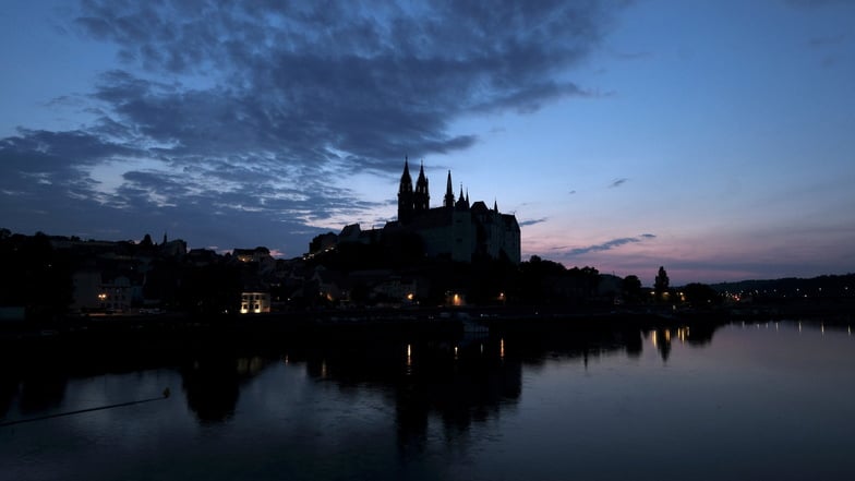 Meißen im Dunkeln. Am Montagabend waren viele Teile der Stadt plötzlich ohne Strom.