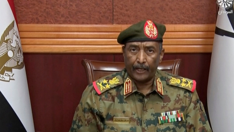 General Abdel-Fattah Burhan, Vorsitzender des Souveränen Rates des Sudan, hat angekündigt, dass das Militär das Land bis zu den Wahlen im Jahr 2023 führen wird.