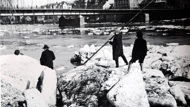 Winter 1947, Eisberge an der Elbe, Siebeneichner Straße