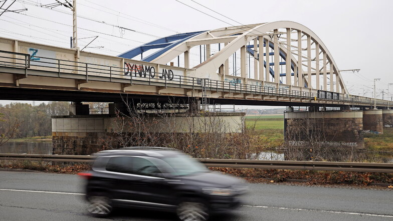 Riesas Bahnbrücke über die Elbe muss repariert werden