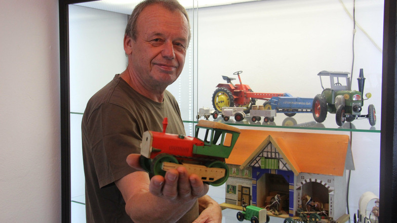 DDR-Spielzeug ist jetzt in einer Sonderschau im Heimatmuseum in Neschwitz zu sehen. Frank Lange aus Putzkau zeigt einen Teil seiner Sammlung.