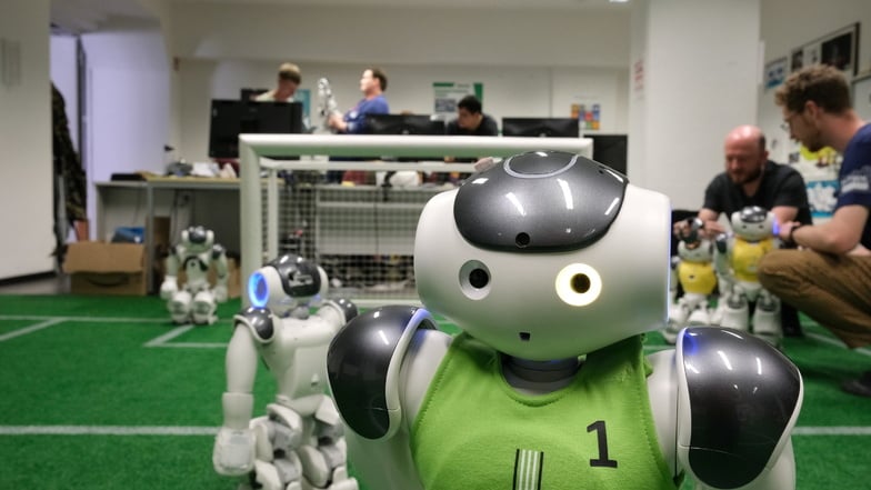 Roboterfußball-WM in Eindhoven - Deutsche Titelchancen gut
