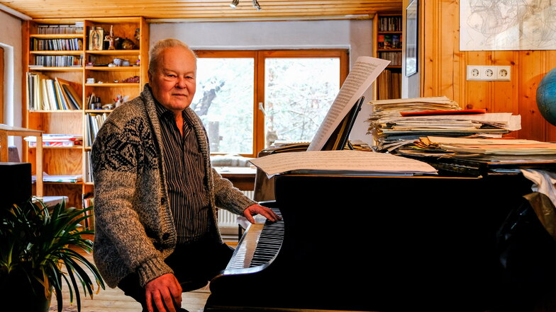 Verbringt die Corona-Pandemie im Musikzimmer - Komponist Jörg Herchet arbeitet fleißig an neuen Werken.