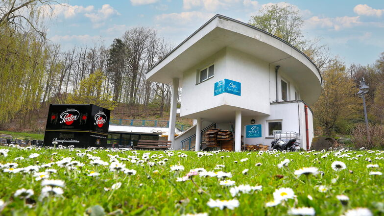 Für das "Café im Kurpark in Jonsdorf sucht die Gemeinde einen Interessenten, der dafür unter anderem eine 33-jährige Erbbaupacht eingeht.