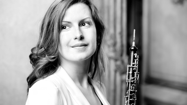Céline Moinet, Solooboistin der Staatskapelle, brillierte jetzt bei der Elbland Philharmonie.