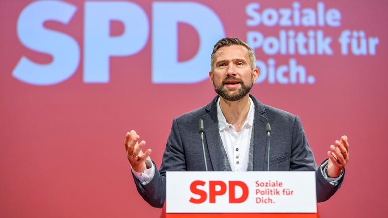 Sachsens Wirtschaftsminister Martin Dulig (SPD) hat sich für eine rasche Anhebung des Mindestlohns ausgesprochen.