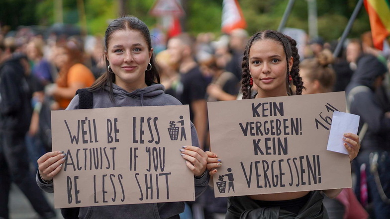 Fünf Jahre nach den Ausschreitungen im Spätsommer 2018 demonstrierten – immerhin – Hunderte Menschen für ein diskriminierungsfreies Chemnitz.